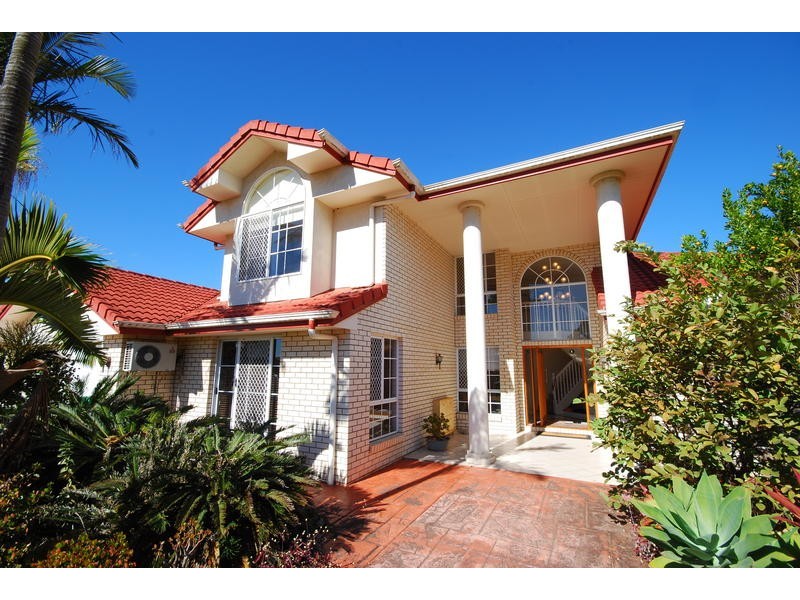 64 Pine County Place, Bellbowrie QLD 4070